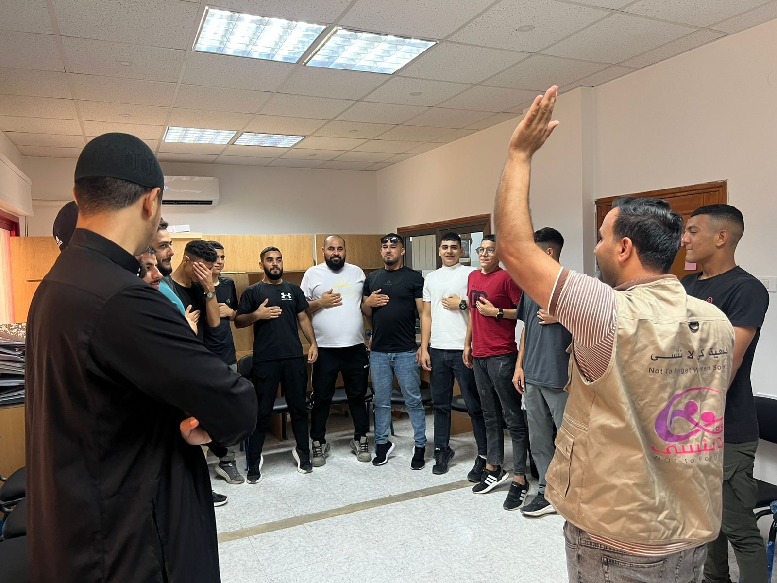شباب التدريب المهني يطورون مهارات القيادة والتواصل ضمن جسور الامل