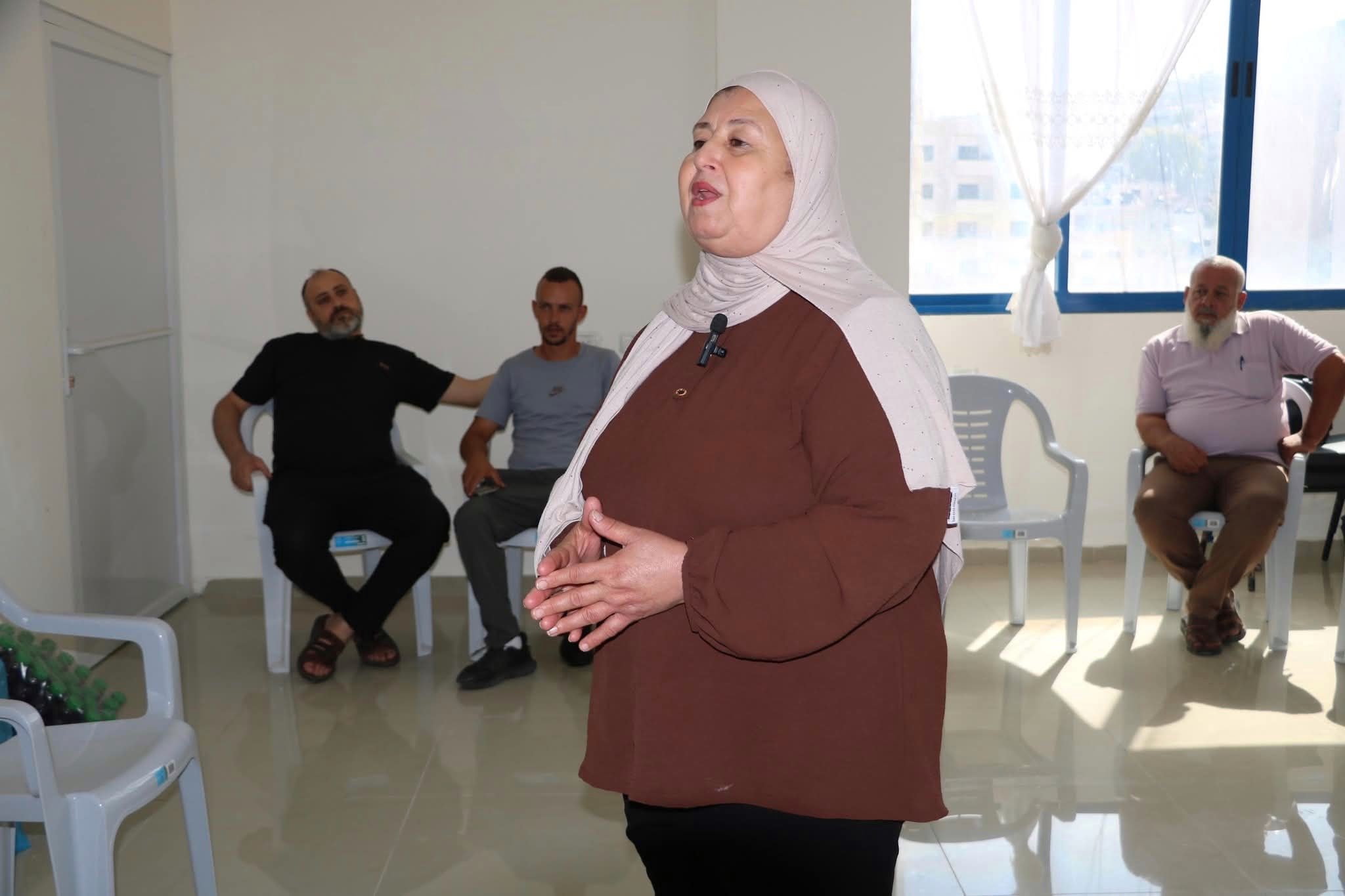 ورشة حوارية مع الرجال النازحين من مخيم جنين حول تأثير النزوح على حياتهم وأسرهم