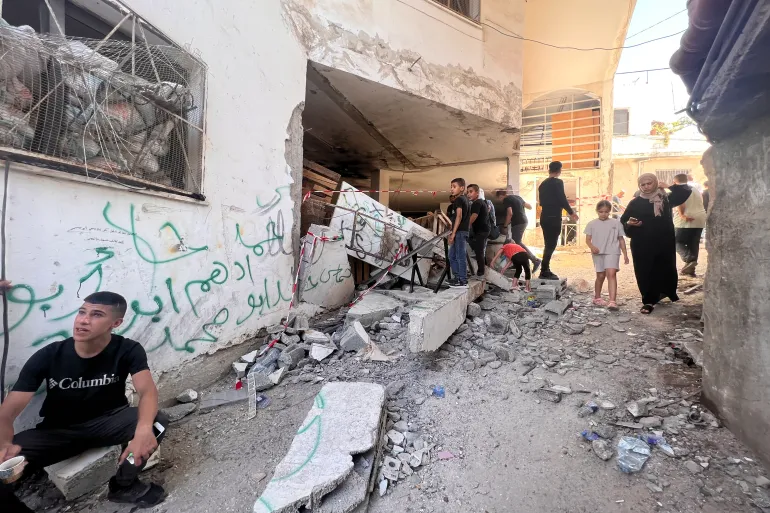 لقاء مع رئيسة الجمعية حول تقديم الدعم للنازحين من مخيم جنين