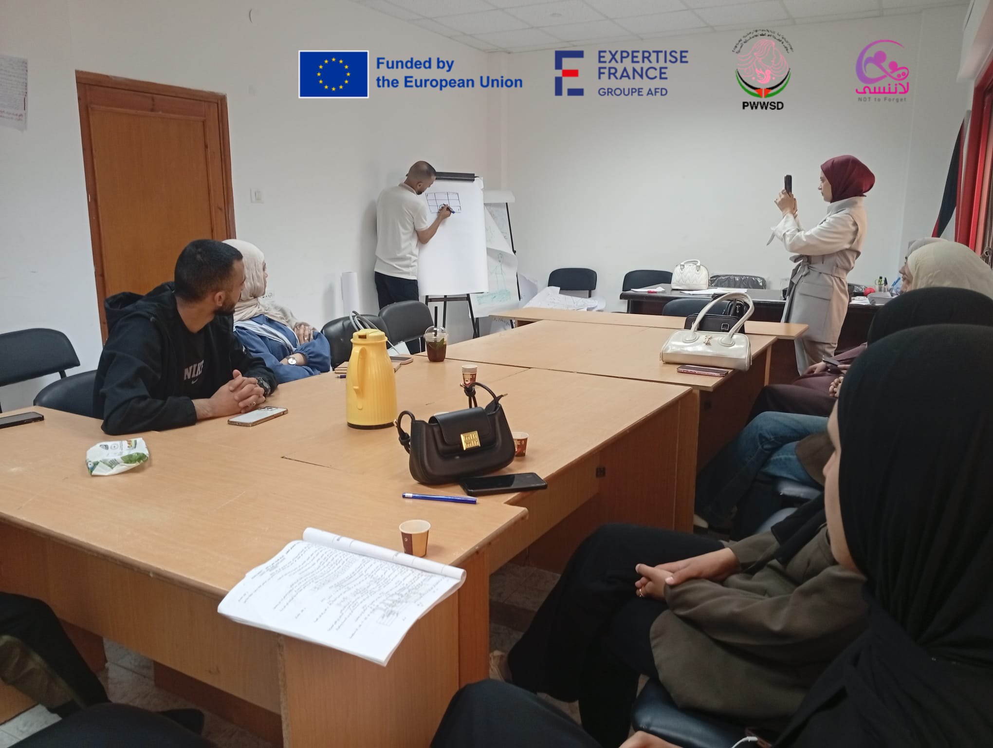 استكمال فعاليات دورة المناصرة وصحافة الموبايل لليوم الثالث بمشاركة شبابية فاعلية .