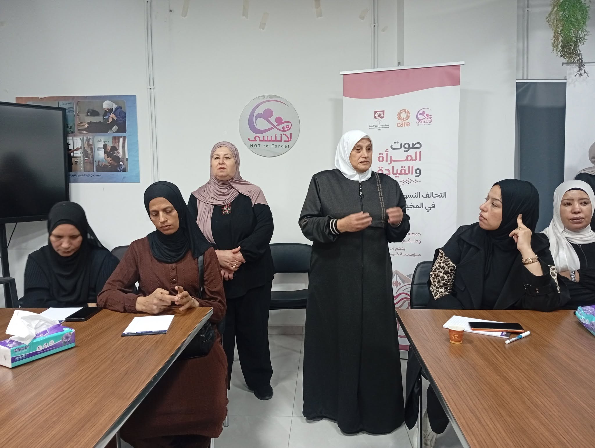من ذاكرة الجدّات إلى صوت الشابات لقاء الأجيال يعيد حكايات النساء إلى الواجهة